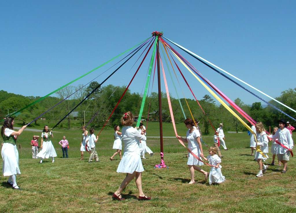 dancing-around-the-maypole-blind-pig-and-the-acorn