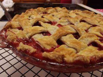 Strawberry rhubarb pie