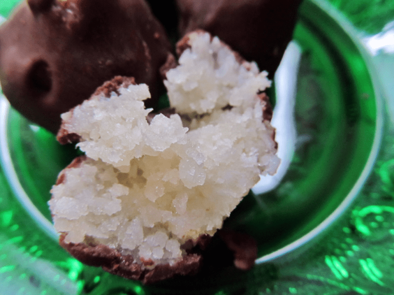 How to make coconut bonbons for christmas