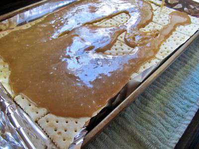 Easy recipe for candy using saltine crackers