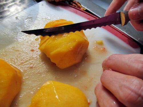 How to peel peaches