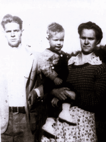 Pap with his mother and father