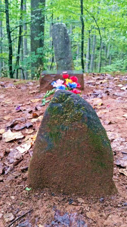 mounded-grave-on-noland-creek