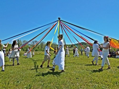 Maypole-Dance