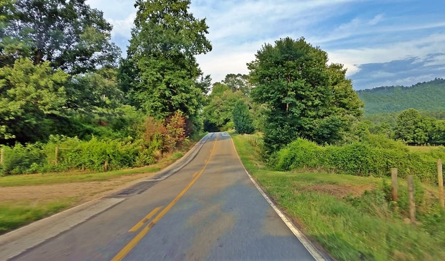 road through mountain vista