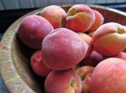 bowl of peaches