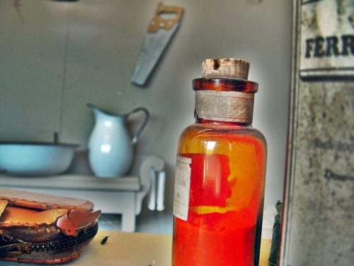 Vintage DR SCHOLLS Mercurochrome Medicine Amber Glass Bottle W