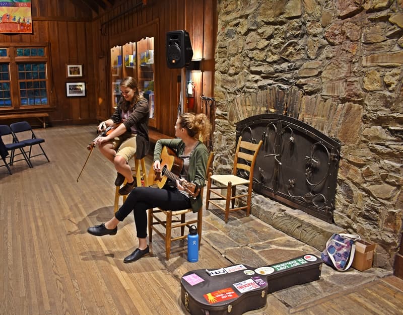 the pressley girls playing music