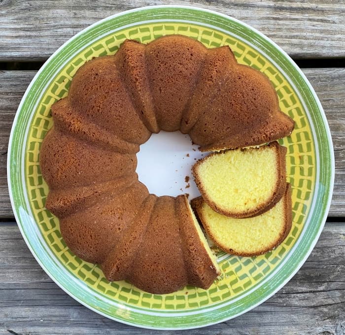 sliced pound cake