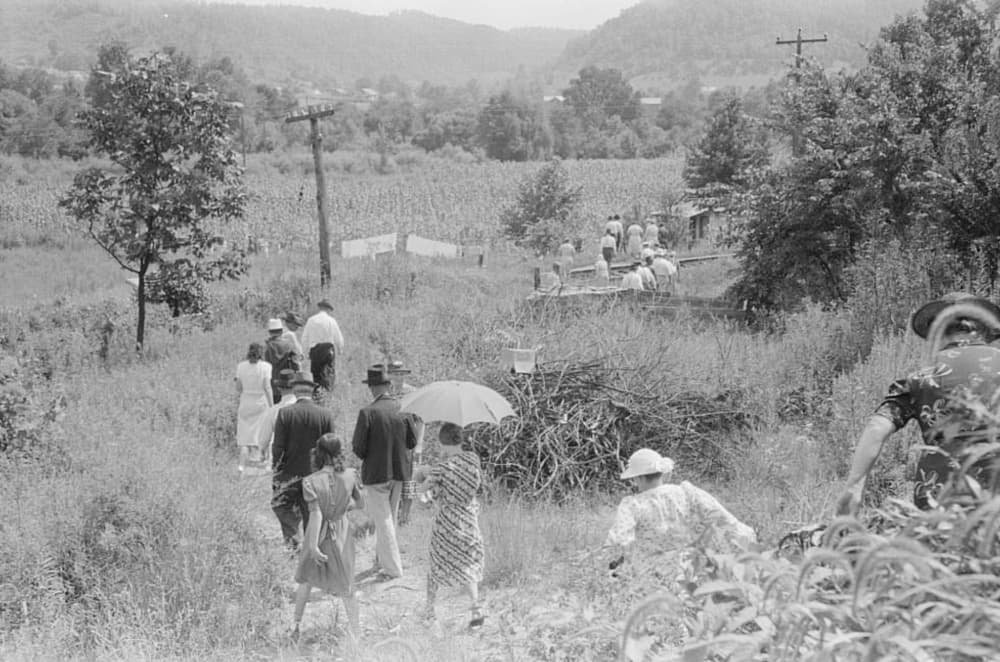 church people in kentucky walking