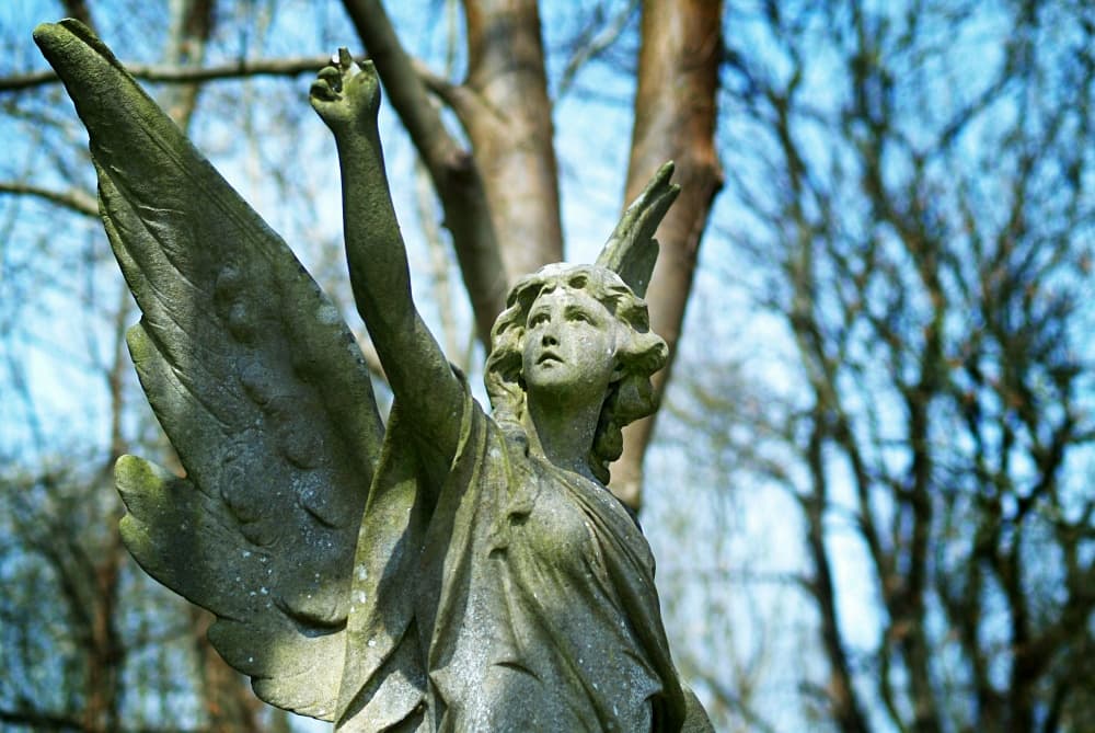 angel statue